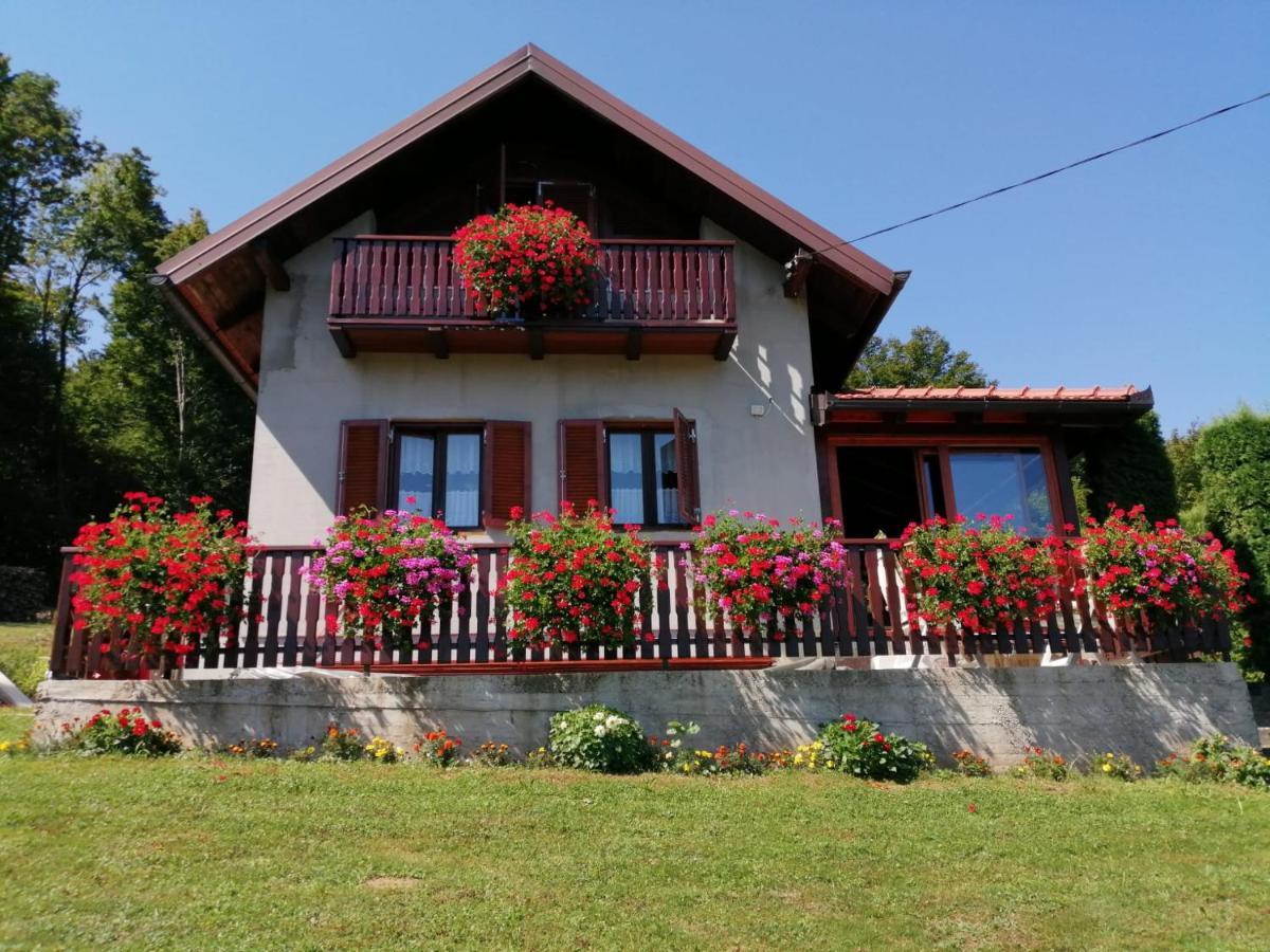 Holiday Home Mare Near River Karlovac Esterno foto