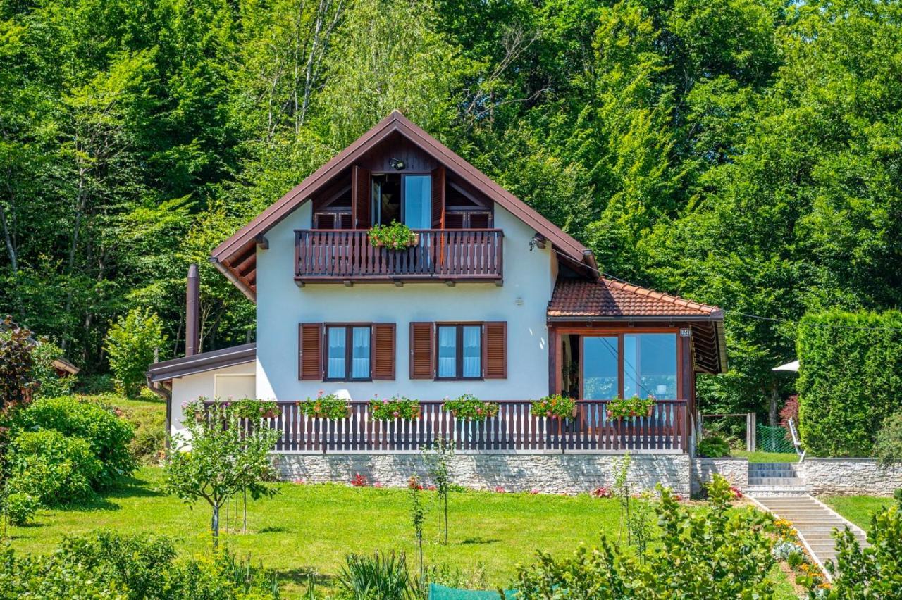 Holiday Home Mare Near River Karlovac Esterno foto