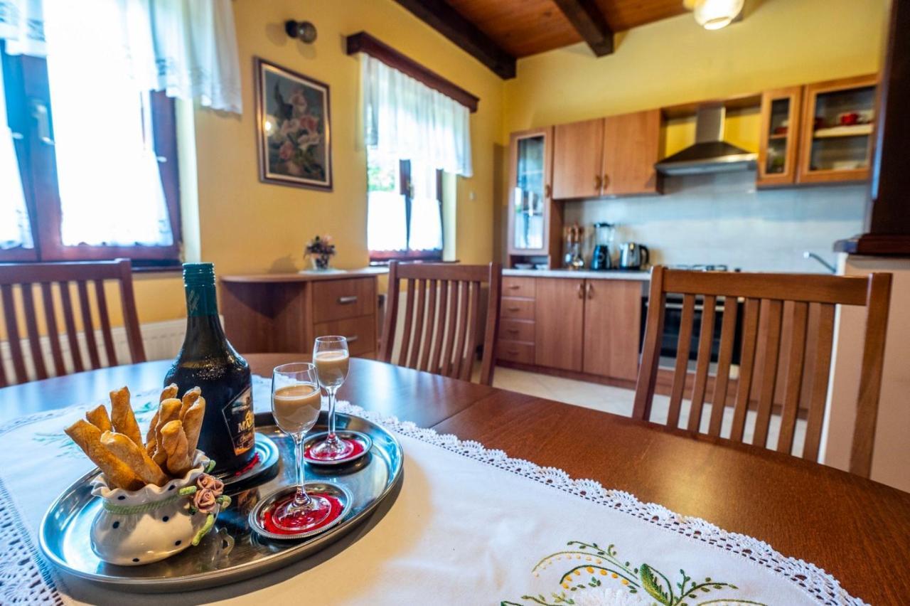 Holiday Home Mare Near River Karlovac Esterno foto