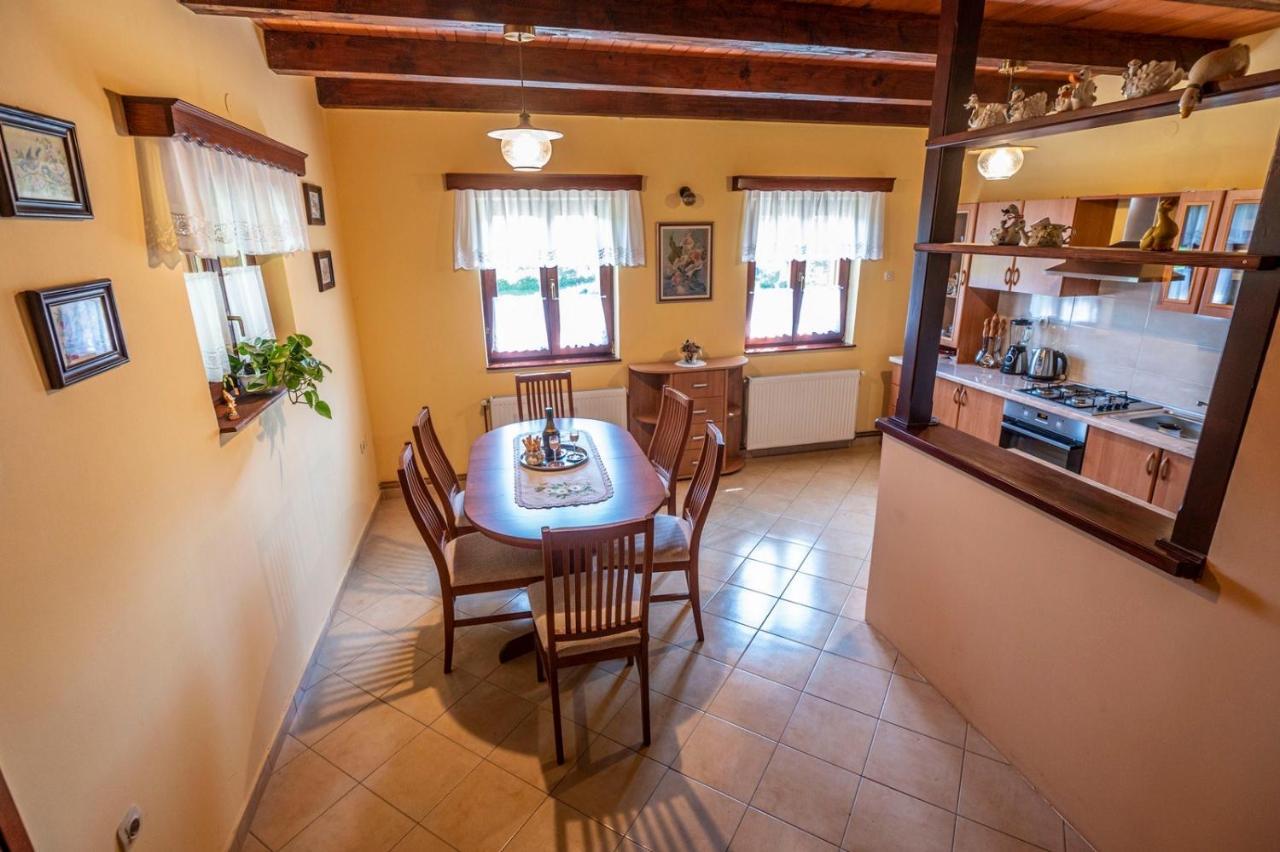 Holiday Home Mare Near River Karlovac Esterno foto
